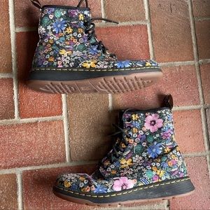 Dr. Marten Canvas Floral Boots 8